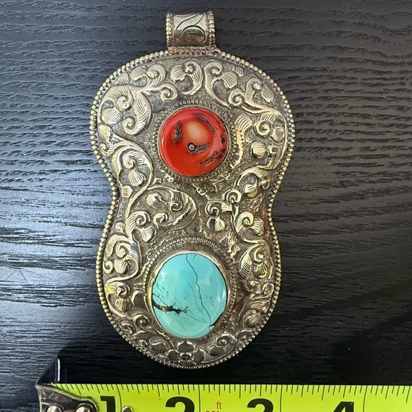 Tibetan Silver Pendant with Turquoise and Coral Stones - Picture 6 of 8